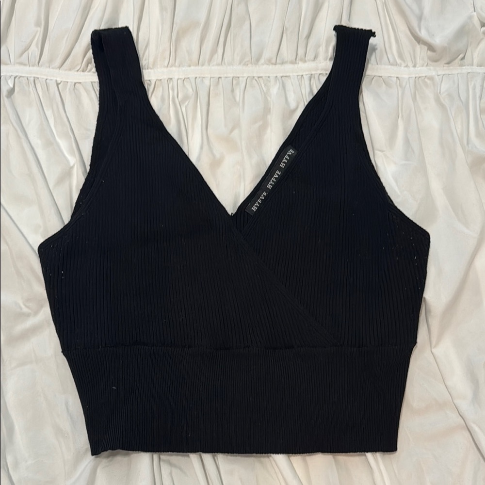 HYFVE women’s large crop top black sleeveless stretchy v neck